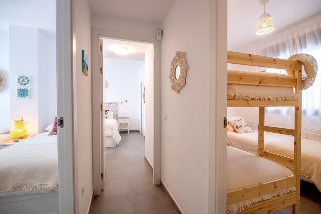 Nautilus Beach Apartment - Apartamento Azul โรตา ภายนอก รูปภาพ